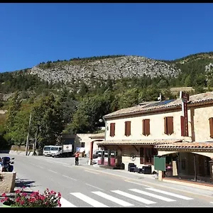 Le Relais Du Becassier ** Annot